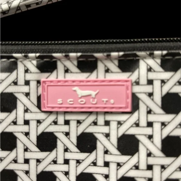 Scout Kate Wristlet with removable wrist strap NWT - Picture 2 of 9